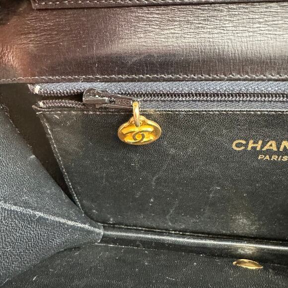 CHANEL Flap Bag Smooth Leather Black 24K Chain Vintage 80s RARE - Picture 11 of 15